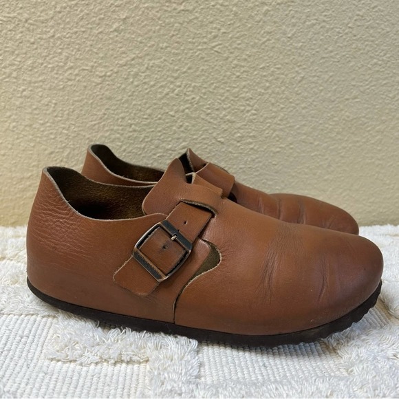 Birkenstock Shoes - Birkenstock London Habana in Tan Brown Distressed Leather Clogs Size 39 8 8.5 9
